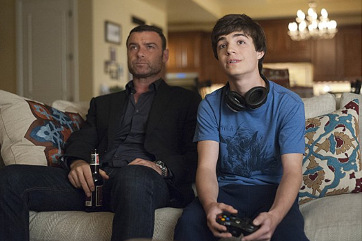 Ray Donovan Sæson 1 dvd anmeldelse Ray Donovan Sæson 1 dvd anmeldelse