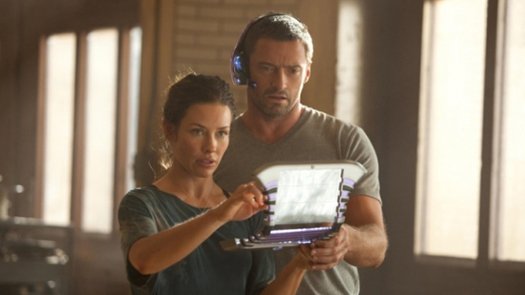 Evangeline Lilly som Bailey Tallet og Hugh Jackman som Charlie Kenton Evangeline Lilly som Bailey Tallet og Hugh Jackman som Charlie Kenton